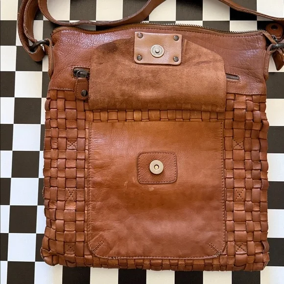 Ashwood Heritage West Midland England, Brown Leather Crossbody Bag - Picture 3 of 4